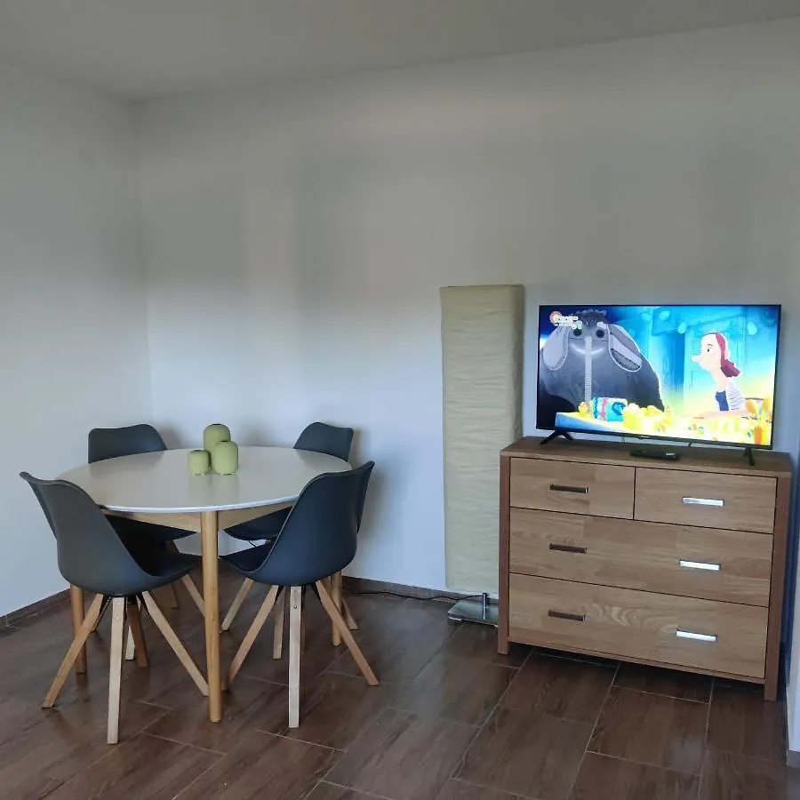 Apartment Maja ميدولين