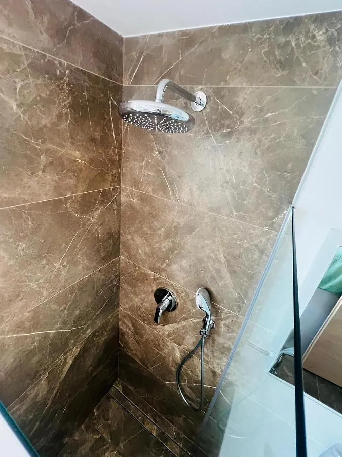 Apartment Maja ميدولين